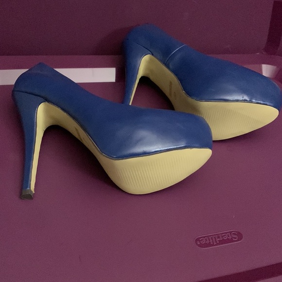 stilettos- new, never worn, no box - Picture 2 of 3